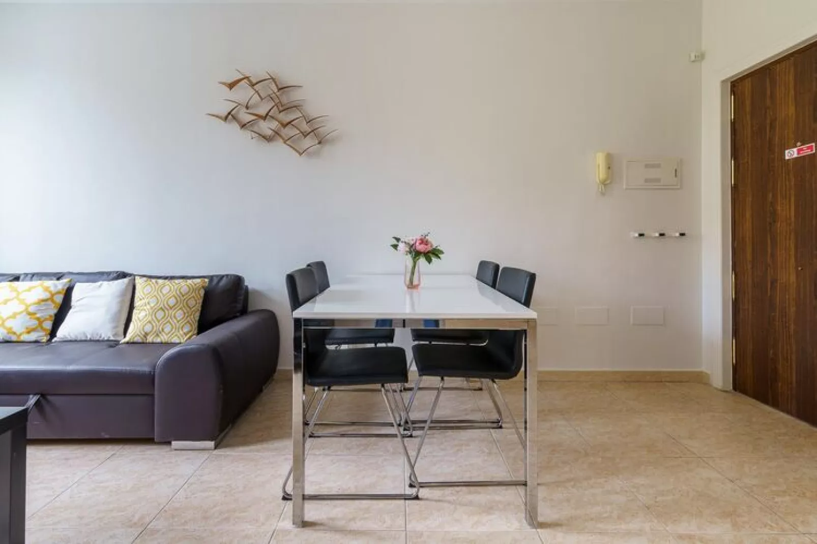 La Cala Boulevard Apartment 2 - CT 143-Woonkamer