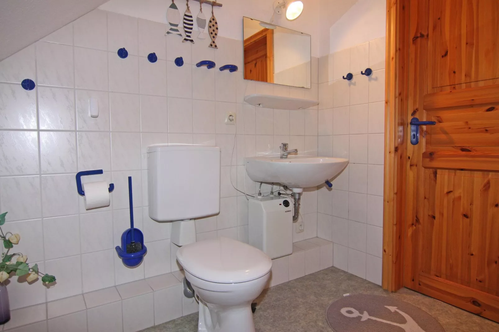 4-Raum über 2 Etagen / 105 m² / W 56b DG 6 P-Badkamer