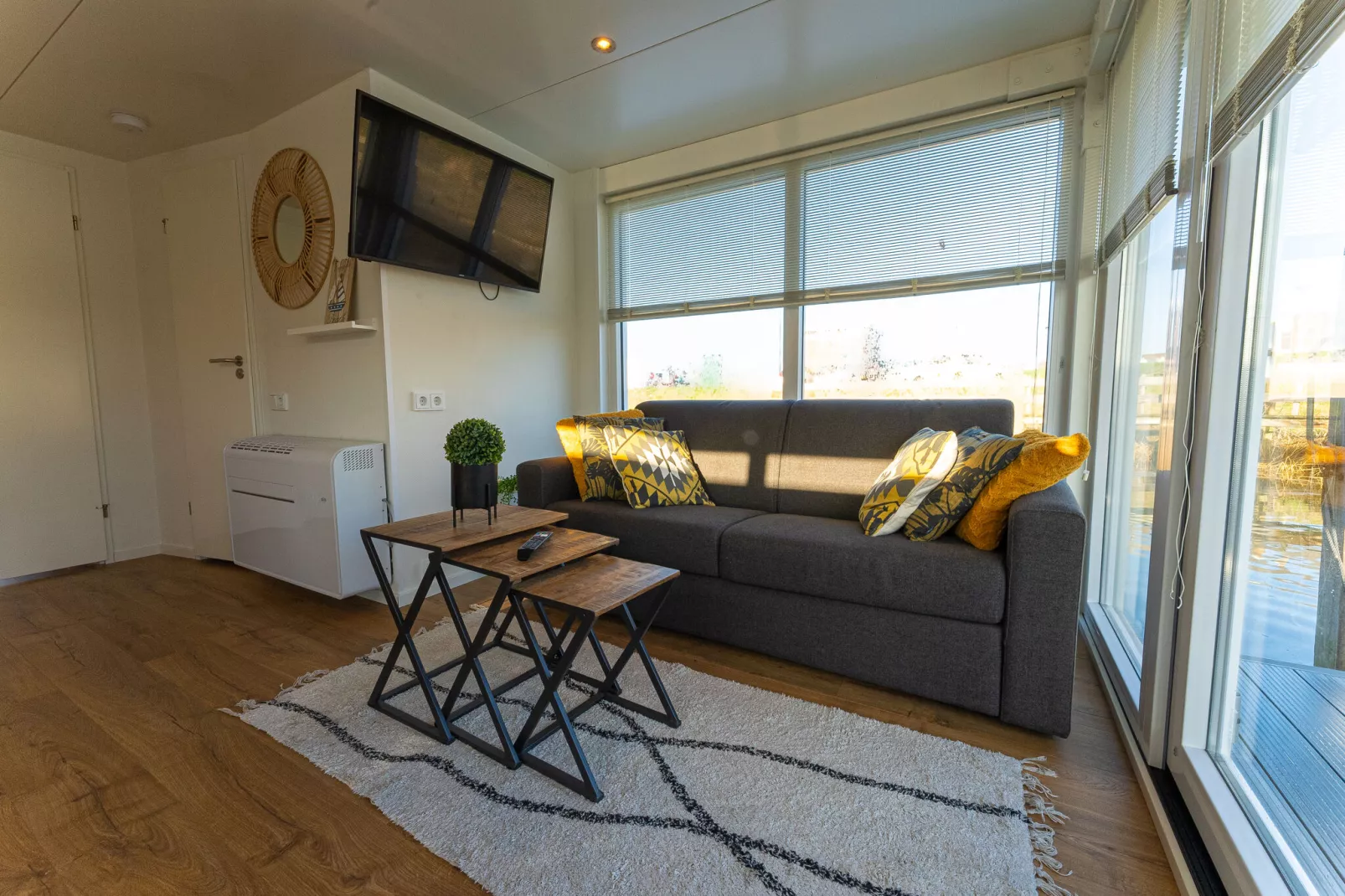 Houseboat Lemmer 1-Woonkamer