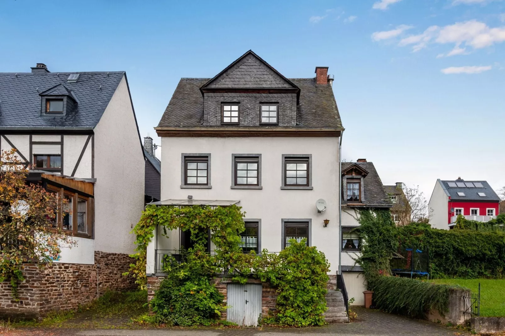 Ferienhaus mit Moselblick-Buitenkant zomer