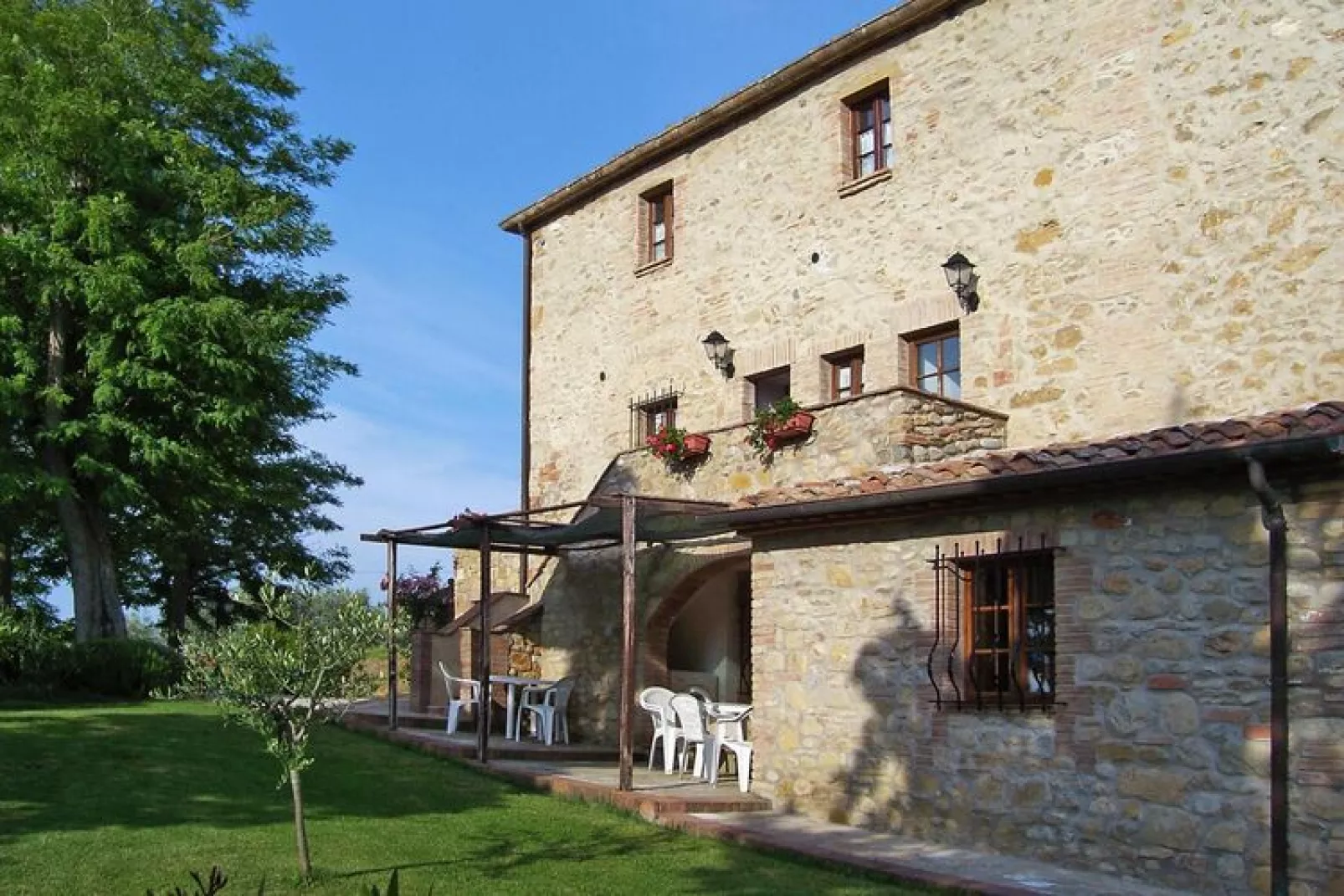 Agri-tourism Casale Giulia, Volterra-App Typ C Abete, Quercia-Buitenkant zomer