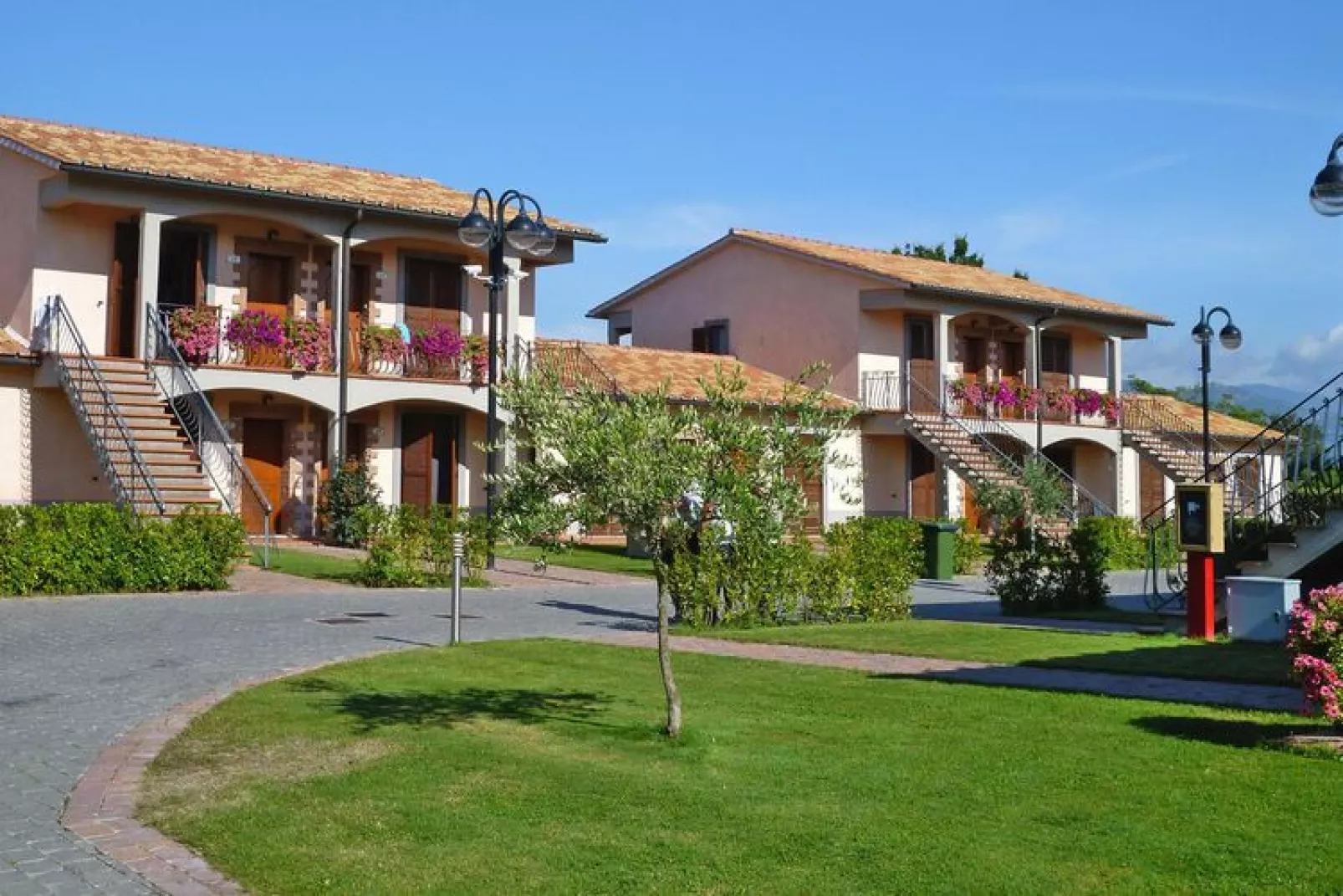 Ferienanlage Le querce Bilo- piano terra o primo piano-Buitenkant zomer