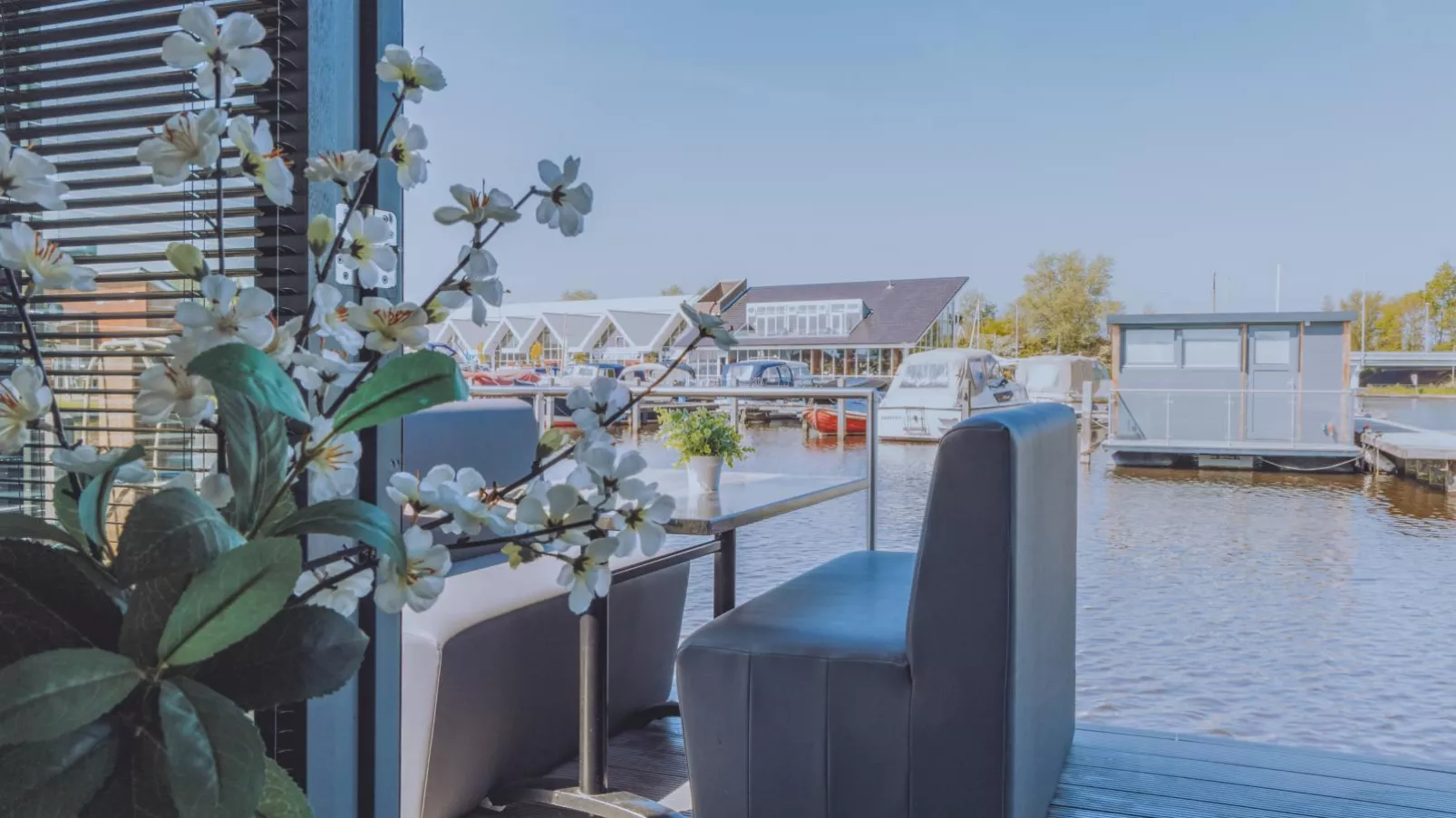 Tiny houseboat Uitgeest II-Woonkamer