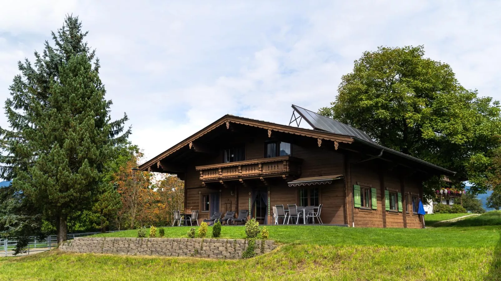 Chalet Rosa-Buitenkant zomer