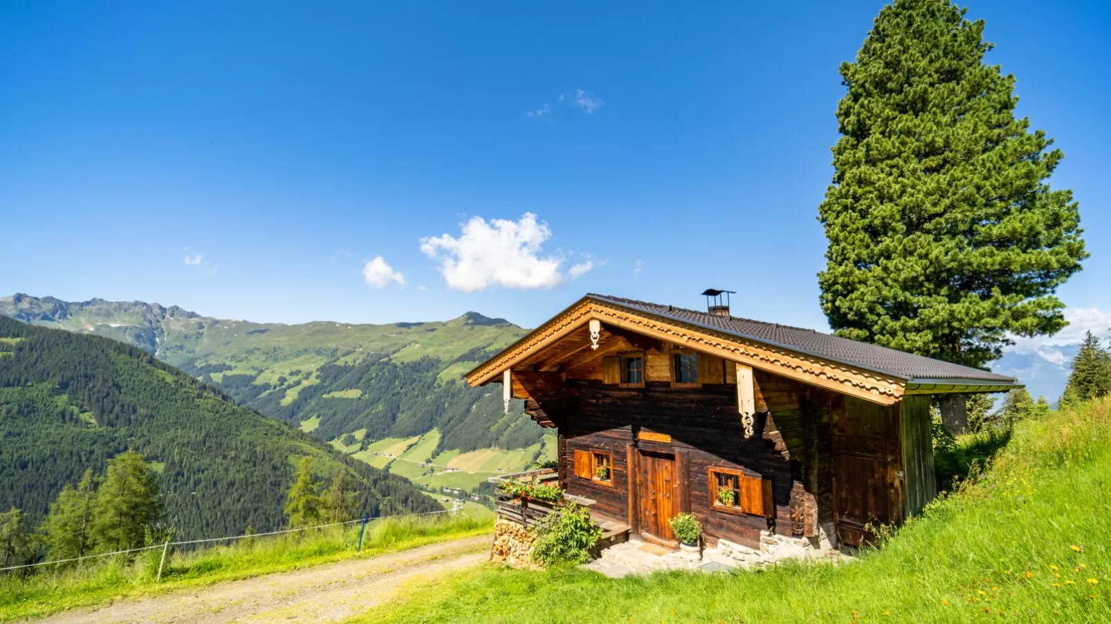 EAGGA-Niederleger Alm-Buitenkant zomer