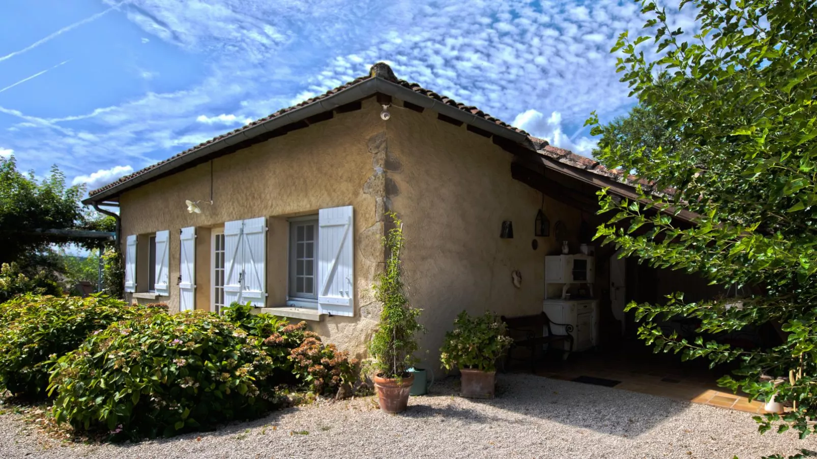 Maison avec style en pleine nature-Buitenkant zomer