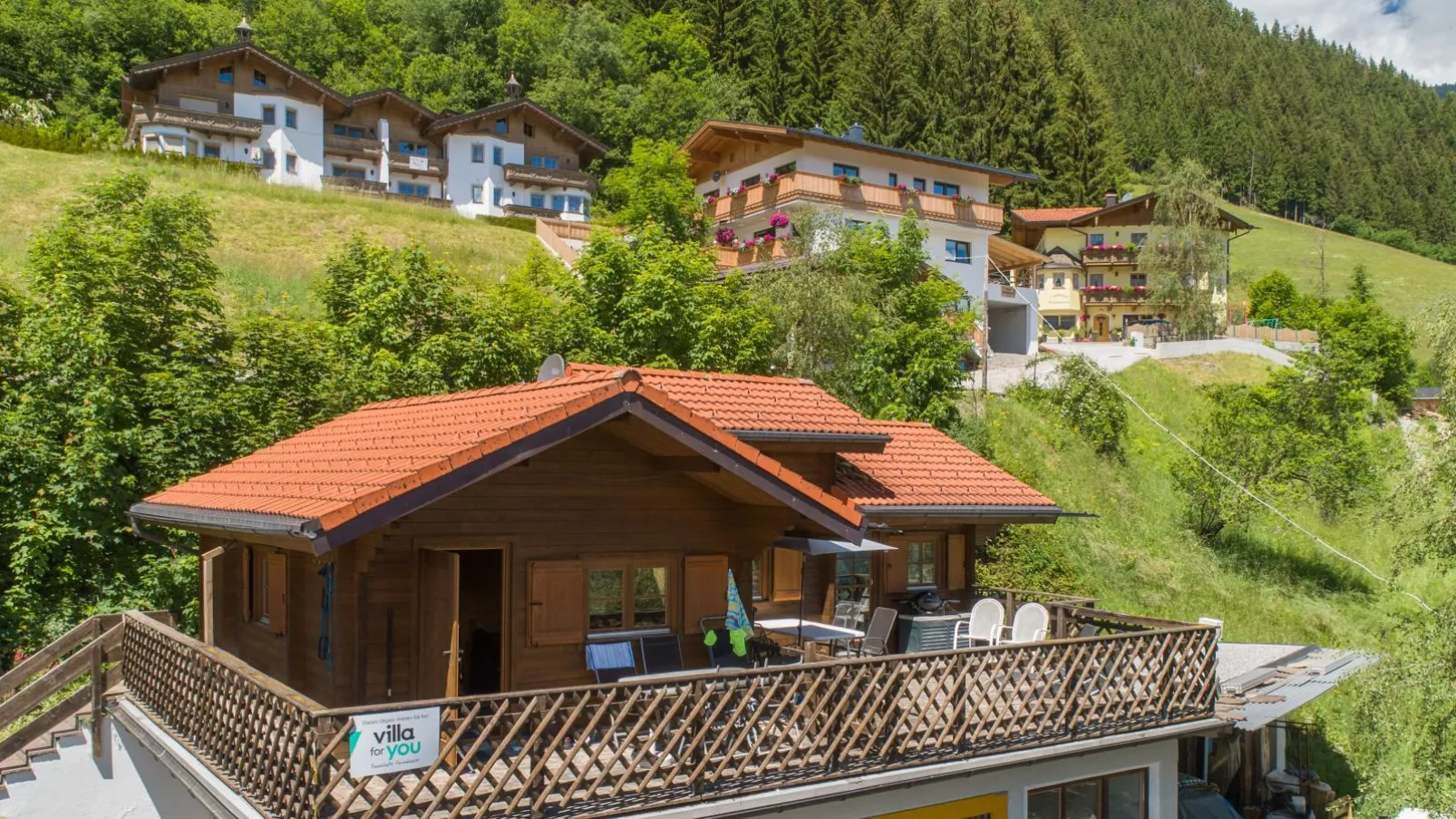 Kogelnig-Hütte-Buitenkant zomer