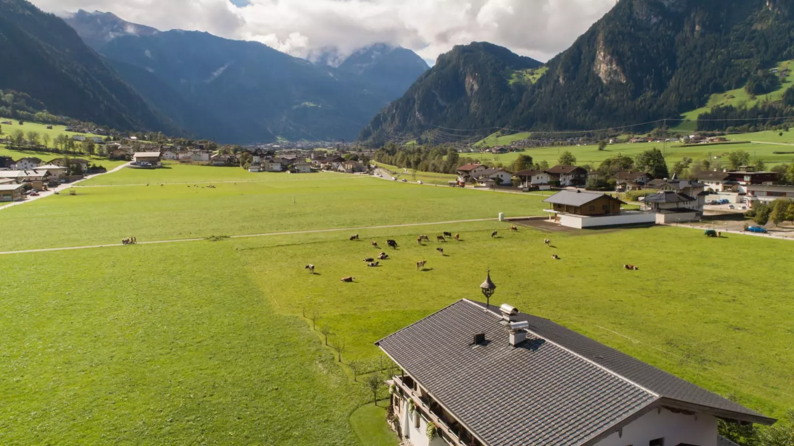 Blick zum Mayrhofen-Buitenkant zomer