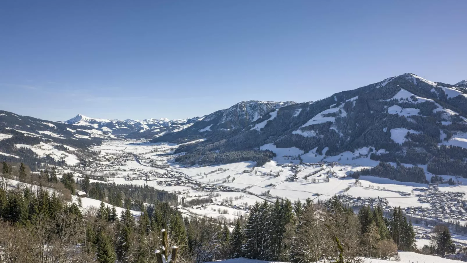 Troadstadl Brixentalblick-Uitzicht winter