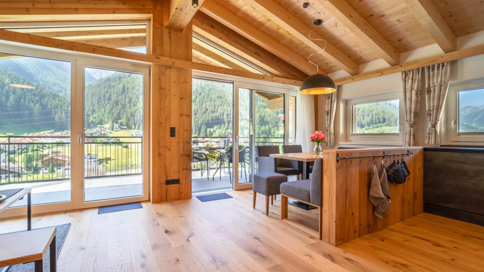 Chalet Pettneu am Arlberg - Top 3-Woonkamer