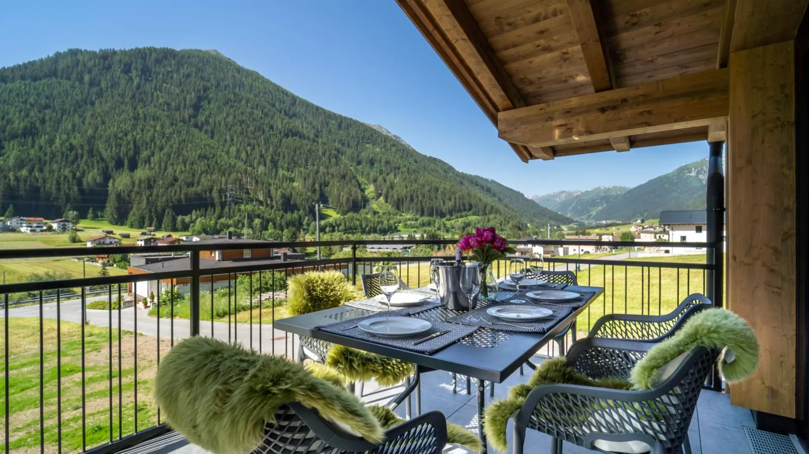 Chalet Pettneu am Arlberg - Top 3-Terrasbalkon