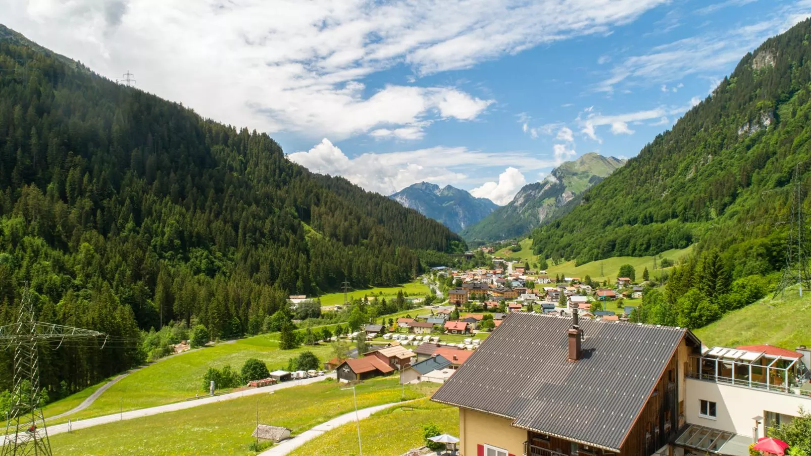 Gästehaus Walch I-Buitenkant zomer