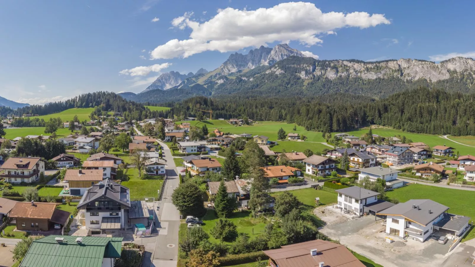 Chalet Jöchl-Buitenkant zomer