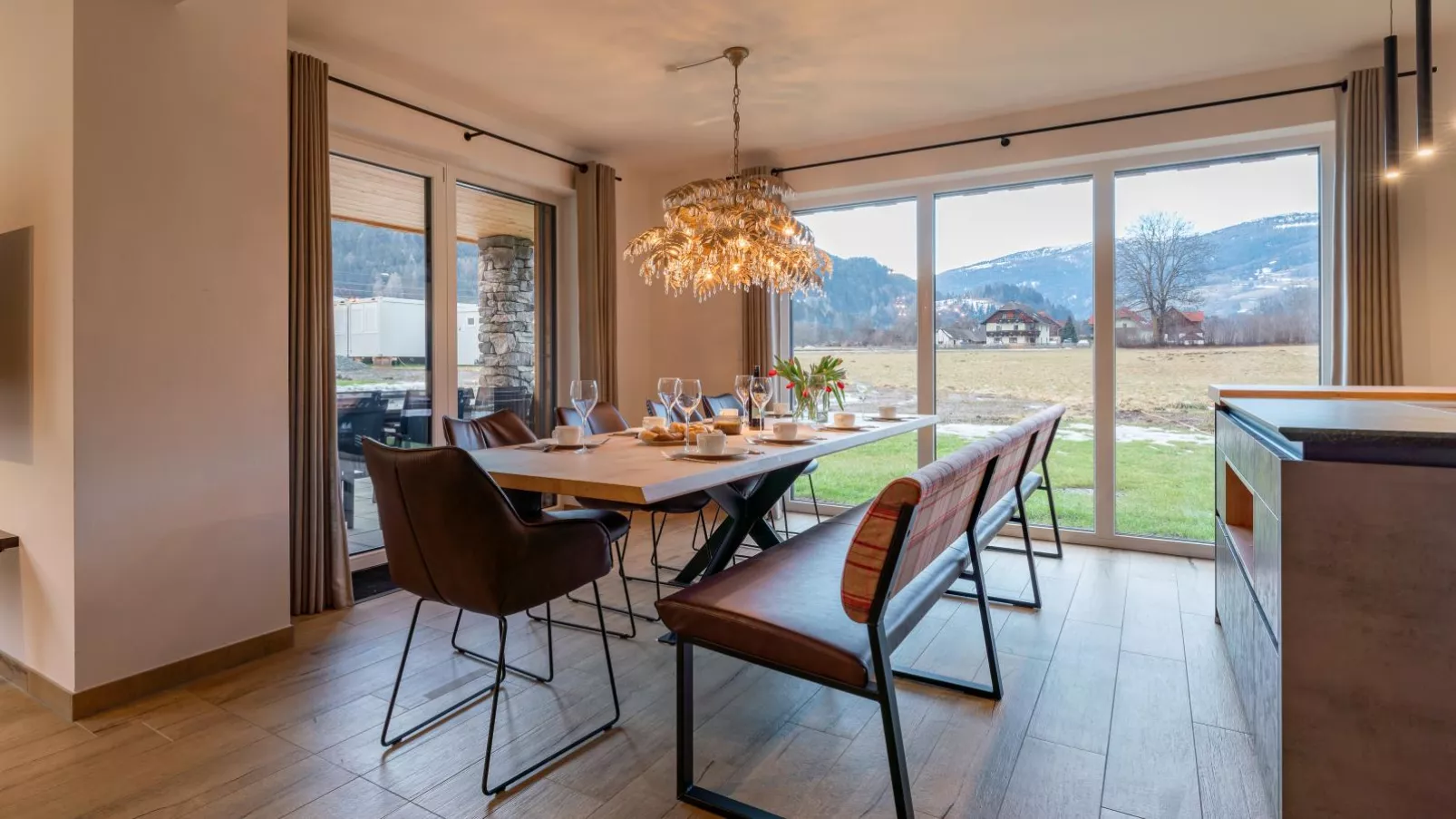 Mountain Chalet Krek Wak Wou-Eetkamer