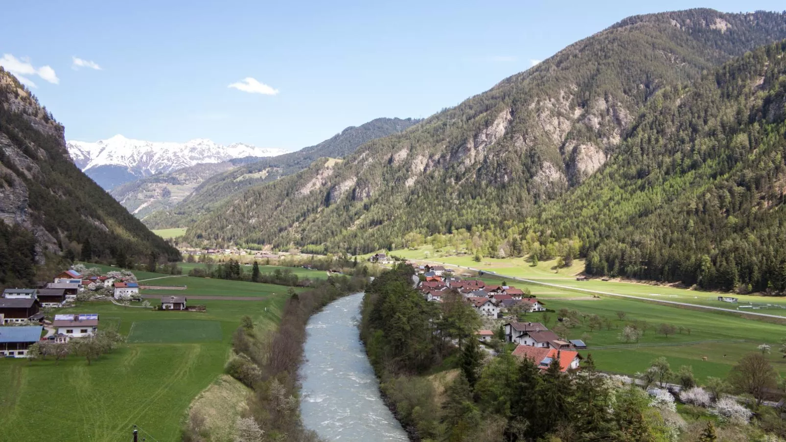 Haus Senn Tösens I-Uitzicht zomer