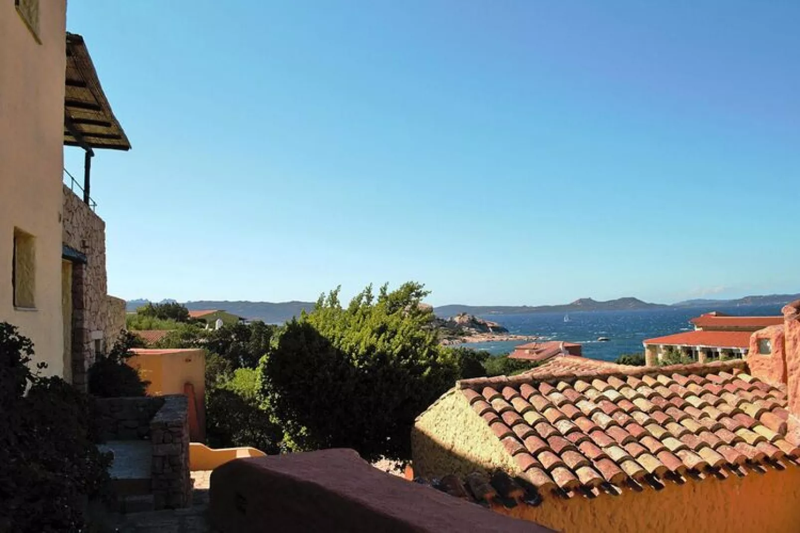 Holiday residence I Cormorani, Baja Sardinia-40 qm-Uitzicht zomer