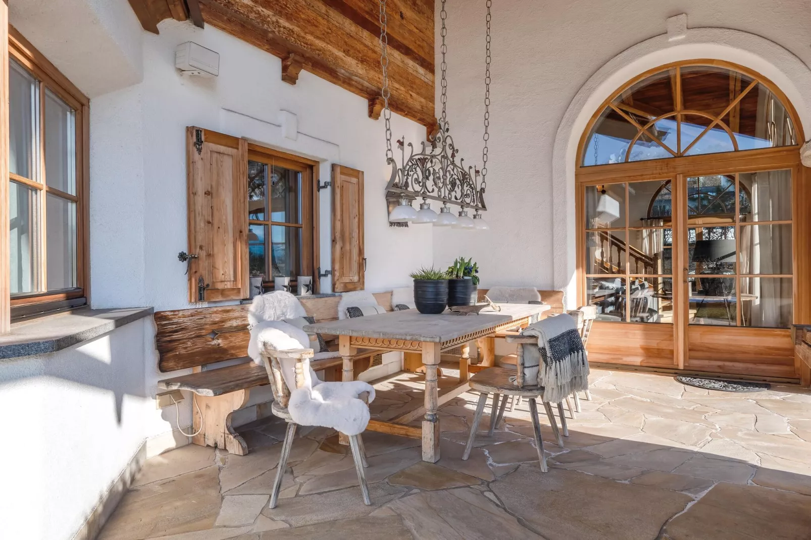 Luxury-Chalet in St Johann in Tirol-Terrasbalkon