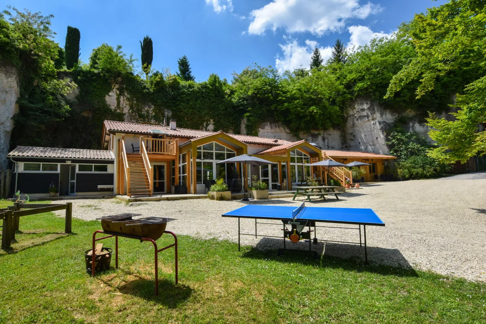 Domaine du pont vieux  Bâtiment principal/Annexe/chalet bois/Banane/Aquarium/Insolite-Faciliteiten