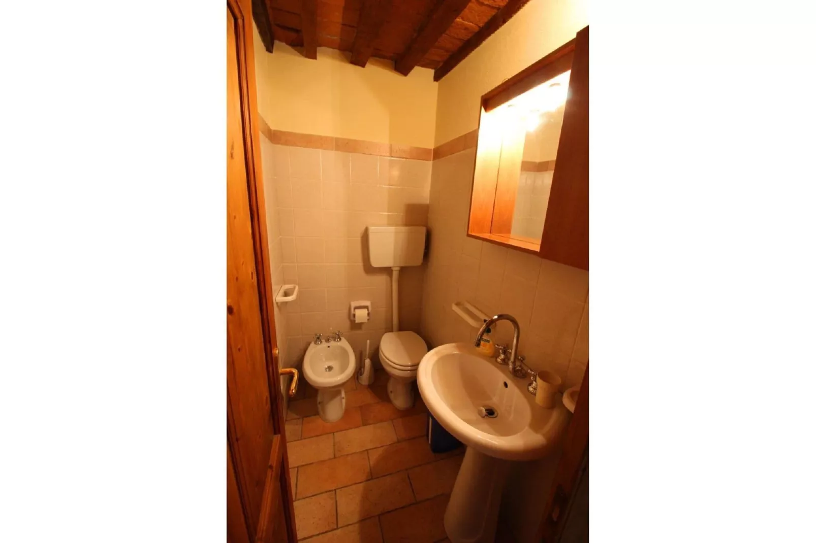 Borgo Caprile-Badkamer