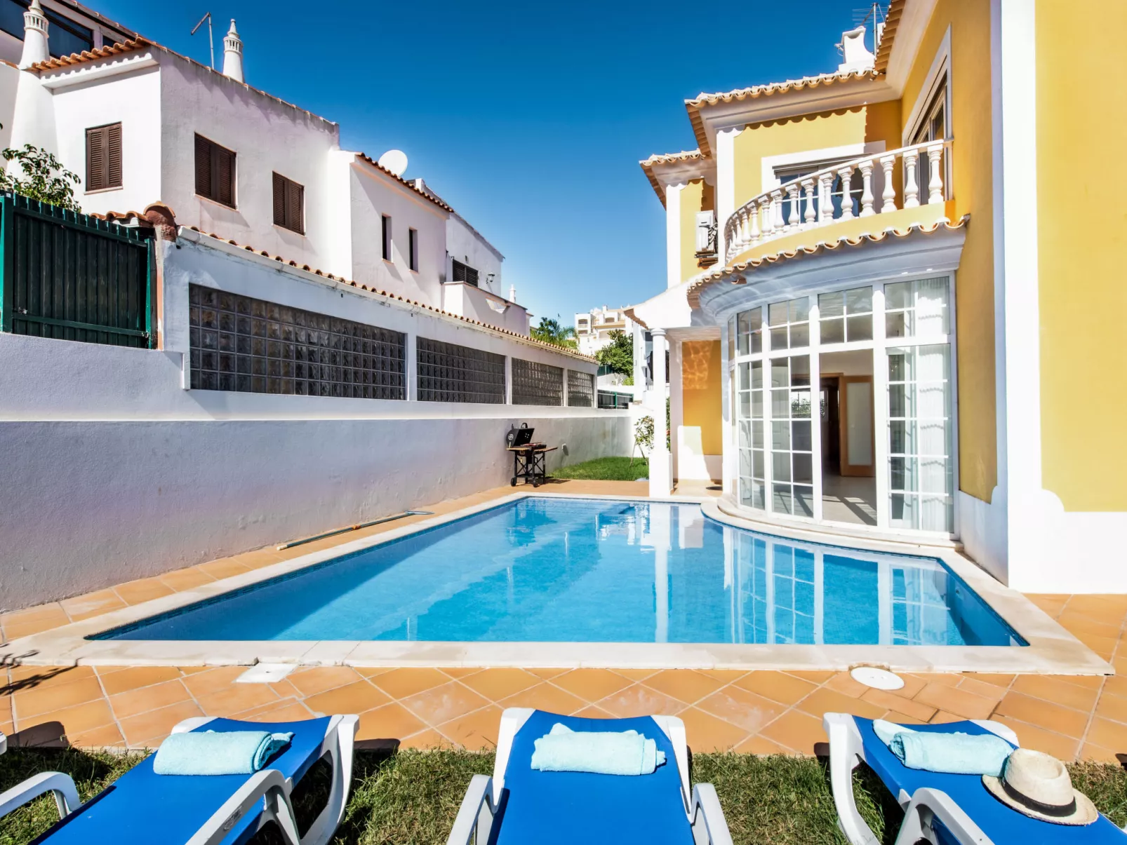 Villa Albufeira City Center-Buiten