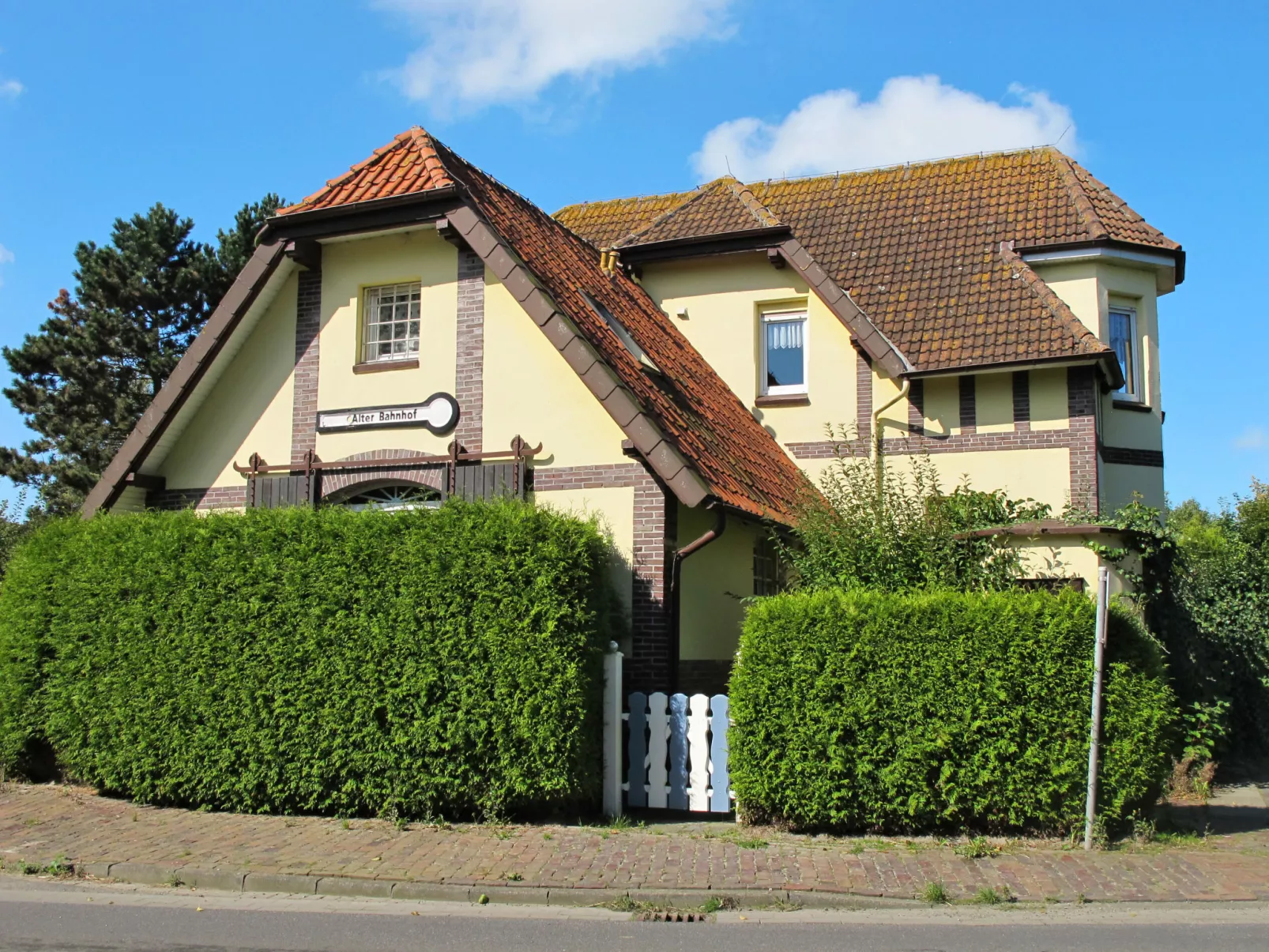 Alter Bahnhof-Buiten