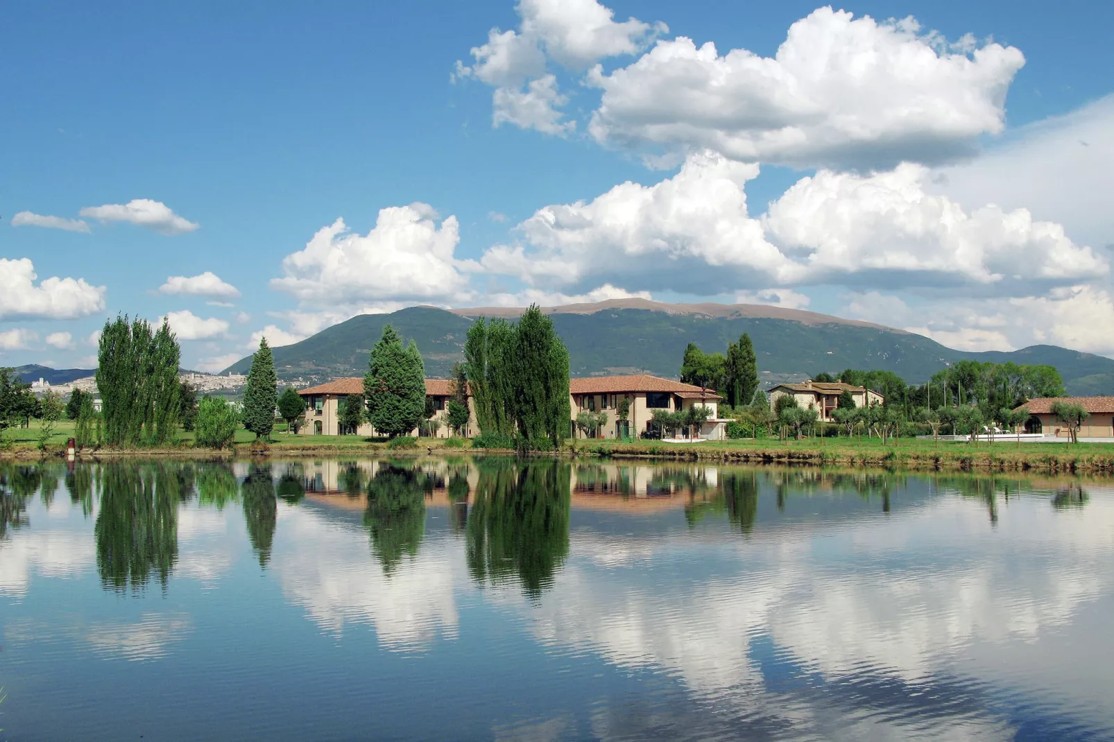 Valle di Assisi BILO-Buitenkant zomer