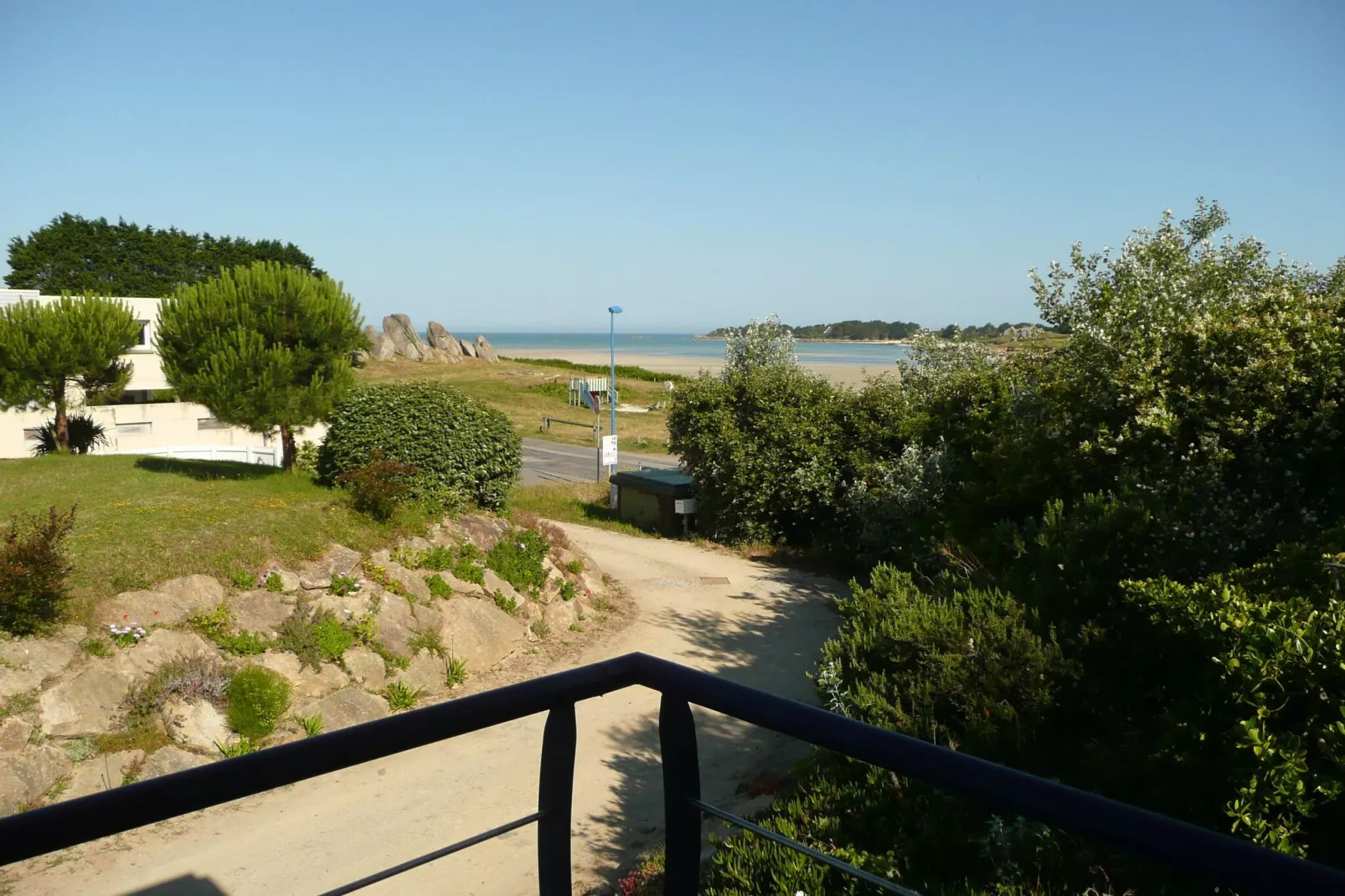 Panorama Meerblick Ferienhaus mit Dachterrasse Guissény-Sportzaal