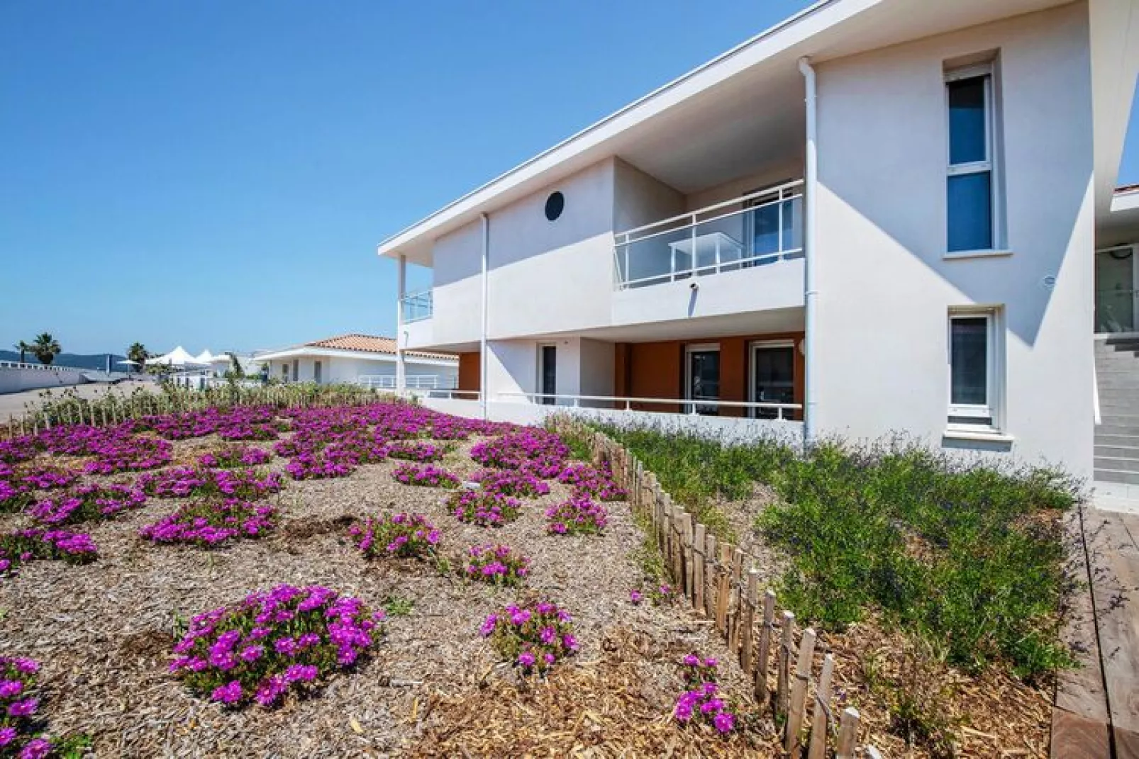 Residence Le Cap Azur / Saint-Mandrier-sur-Mer // T2/4-T2/4-Buitenkant zomer