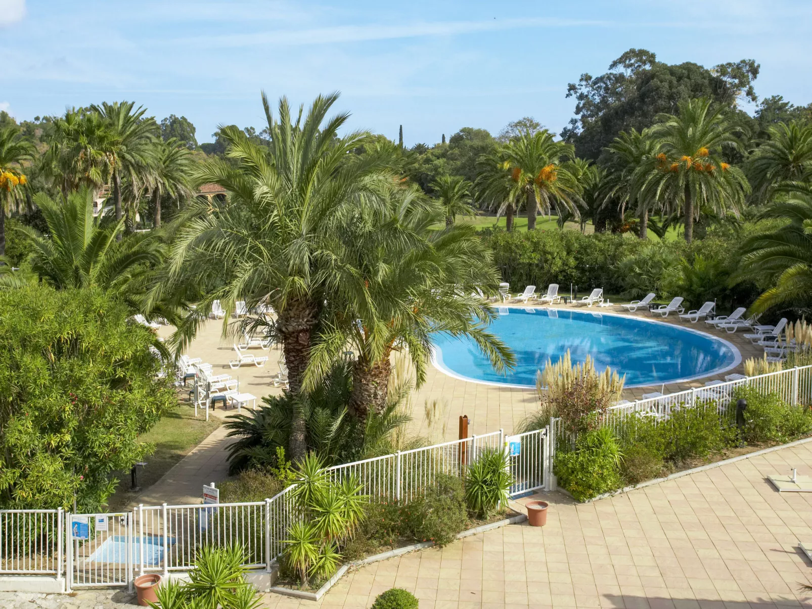 Les Perles de Saint Tropez-Buiten