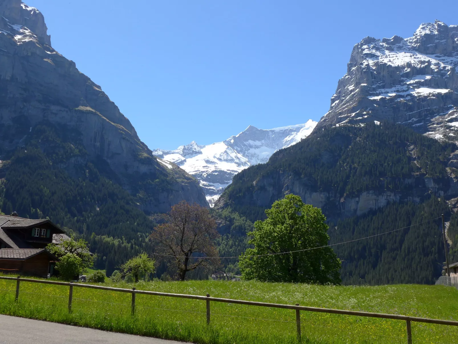 Chalet Almisgässli-Buiten