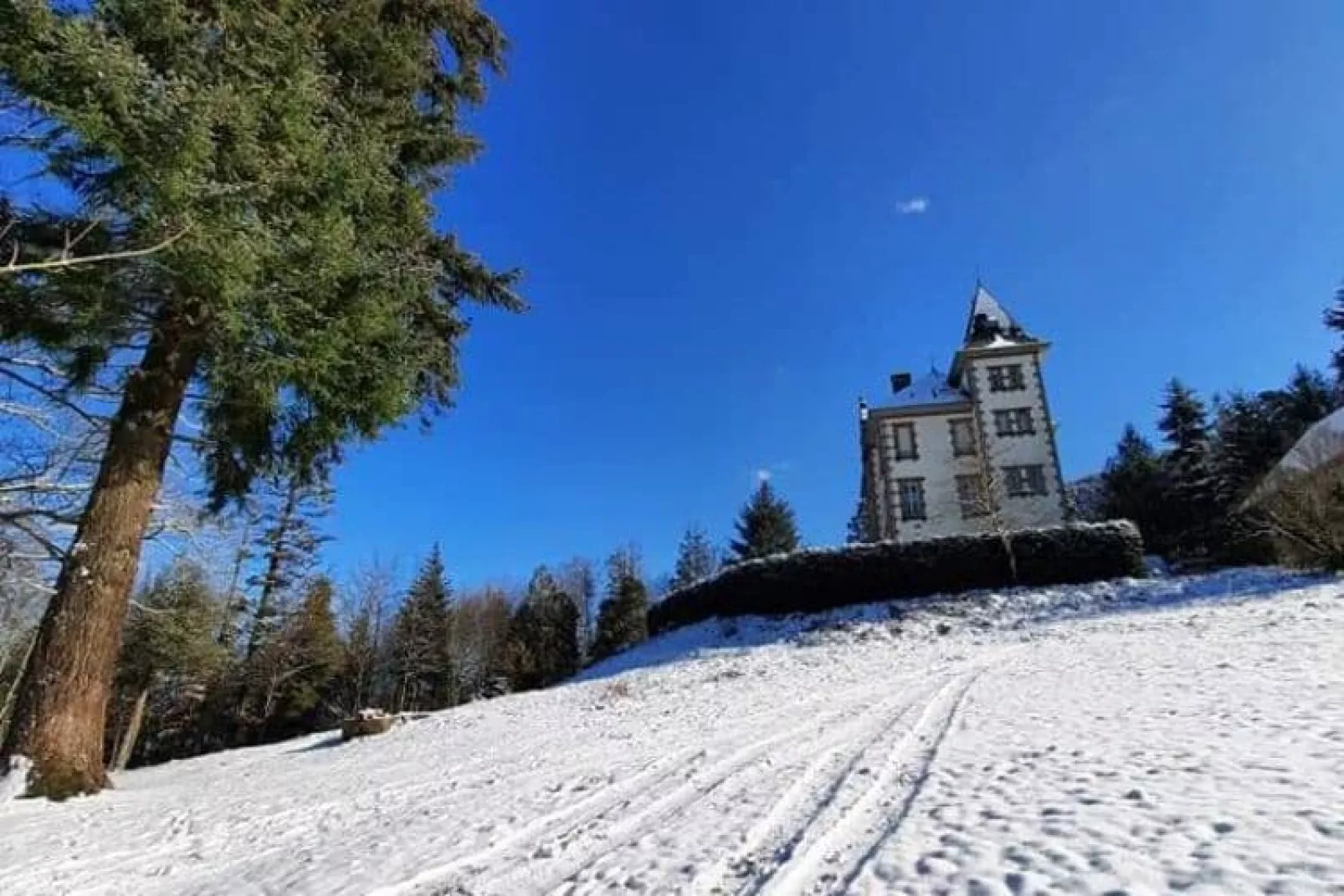 LA MAISON DU GARDIEN-Exterieur winter