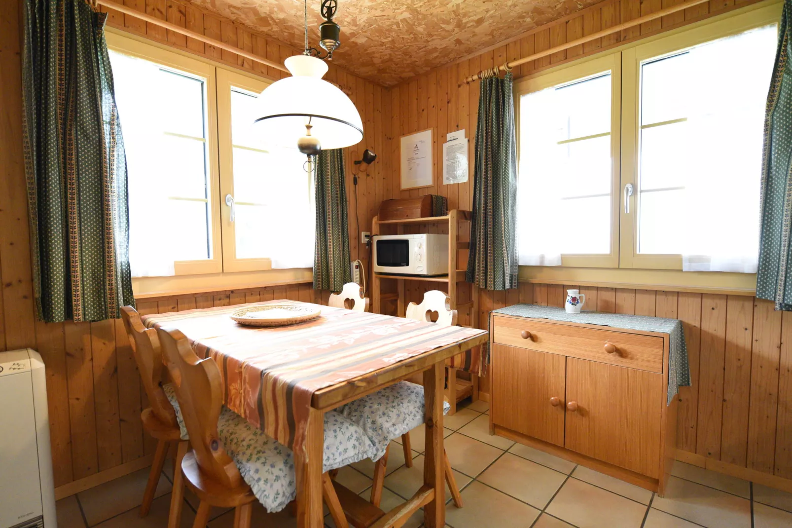 Appartement Chalet Kirsanna-Eetkamer