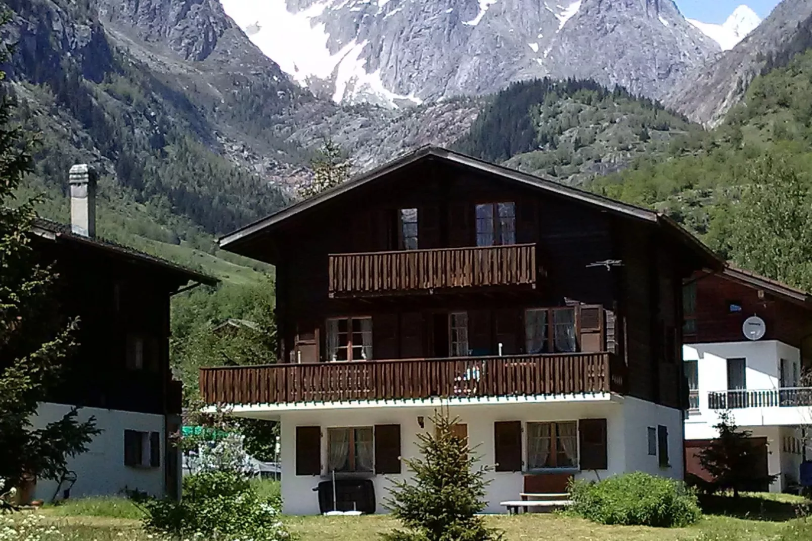 Appartement Chalet Kirsanna-Buitenkant zomer