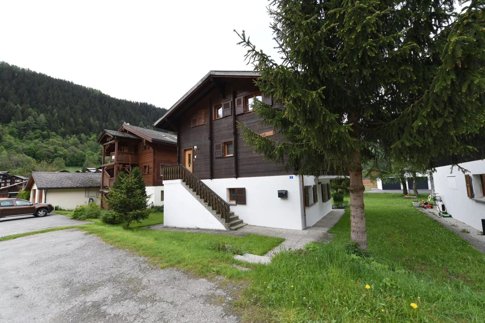 Appartement Chalet Kirsanna-Buitenkant zomer