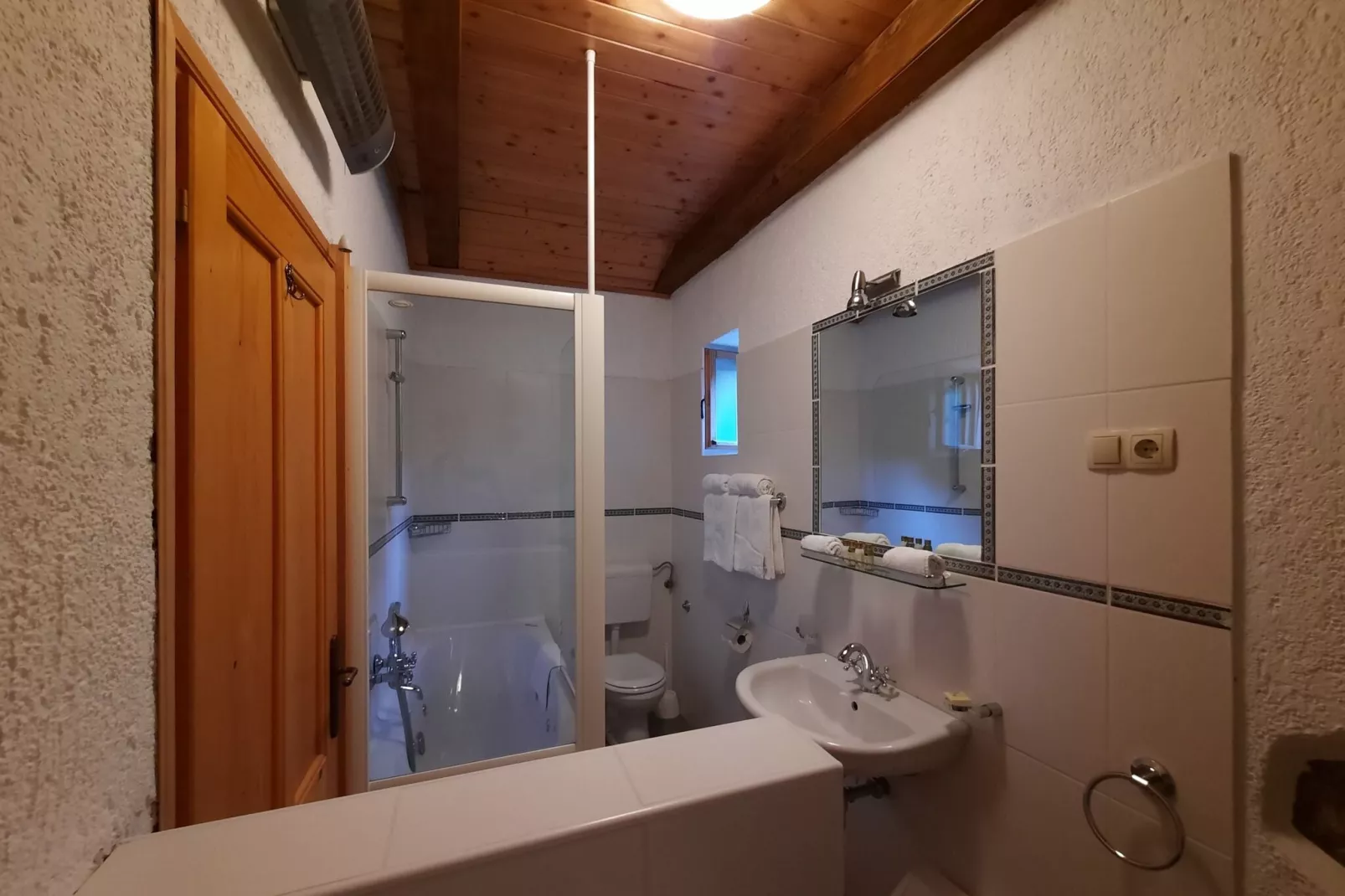 Holiday home Mikleus in Lovrec - Dobrec - ca 113 qm für 4 Erw 2 Kinder max 11 J-Badkamer