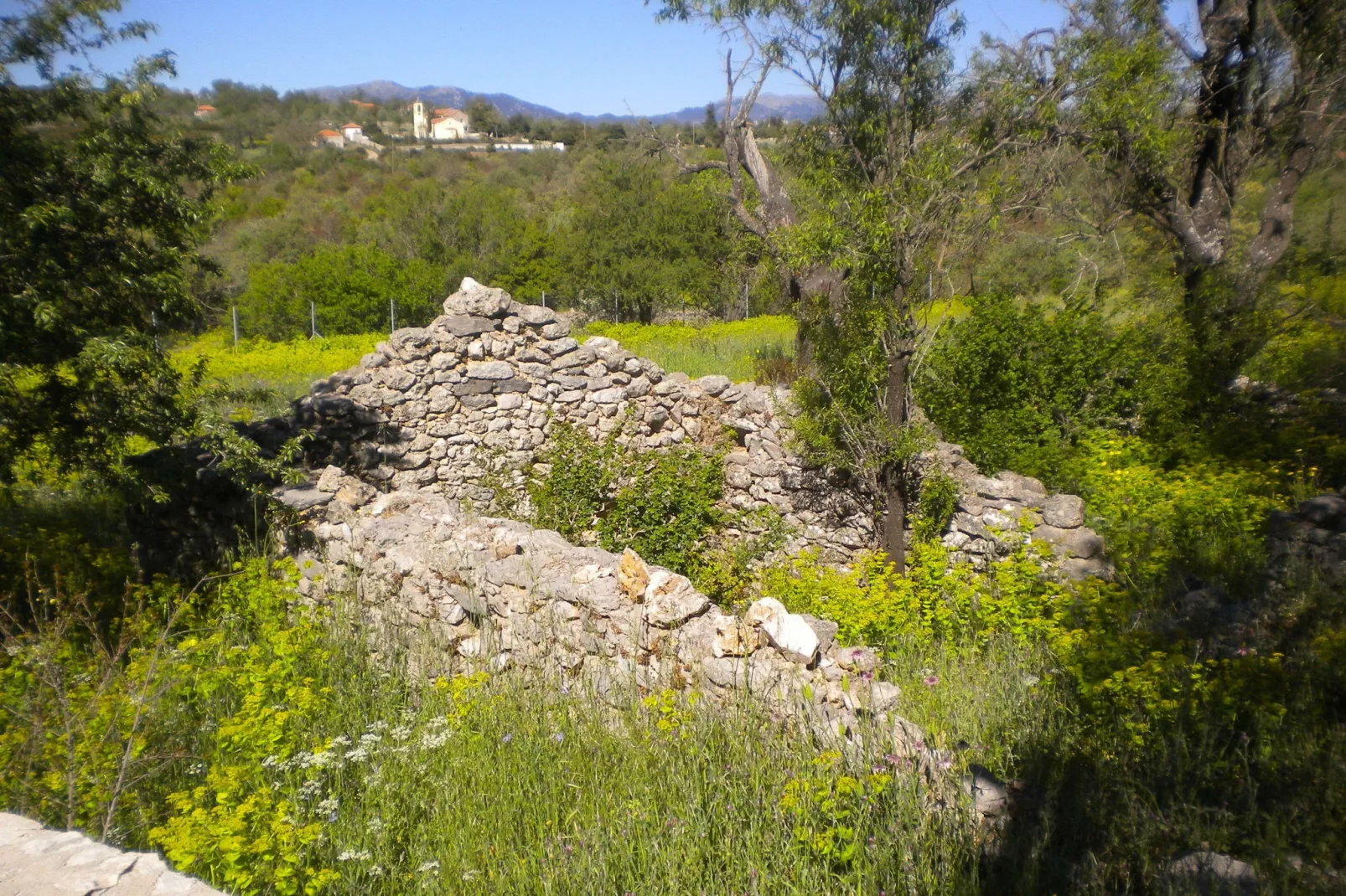 Arcadian Stone House-Uitzicht zomer