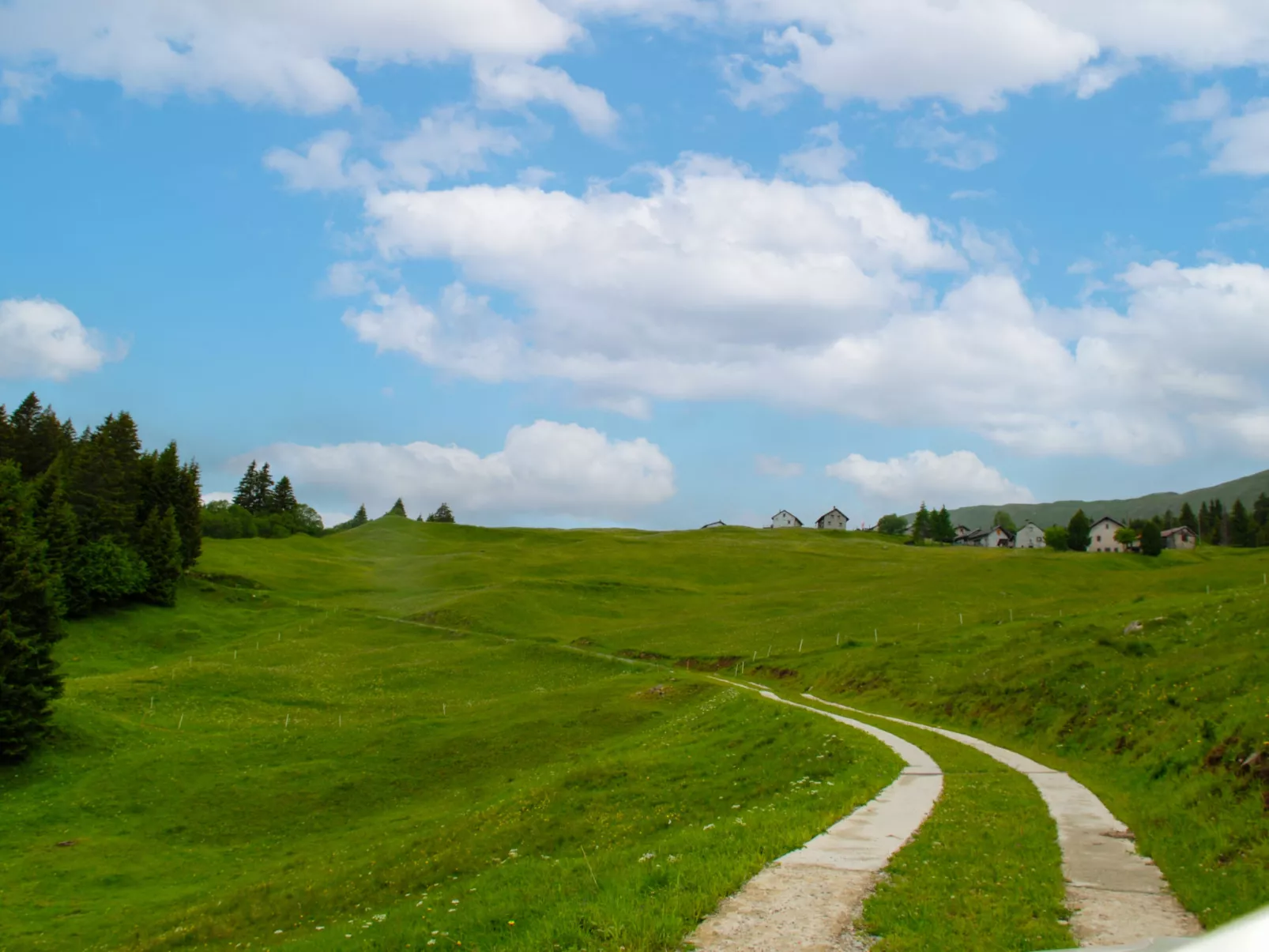 Rustico Vista Adula-Buiten