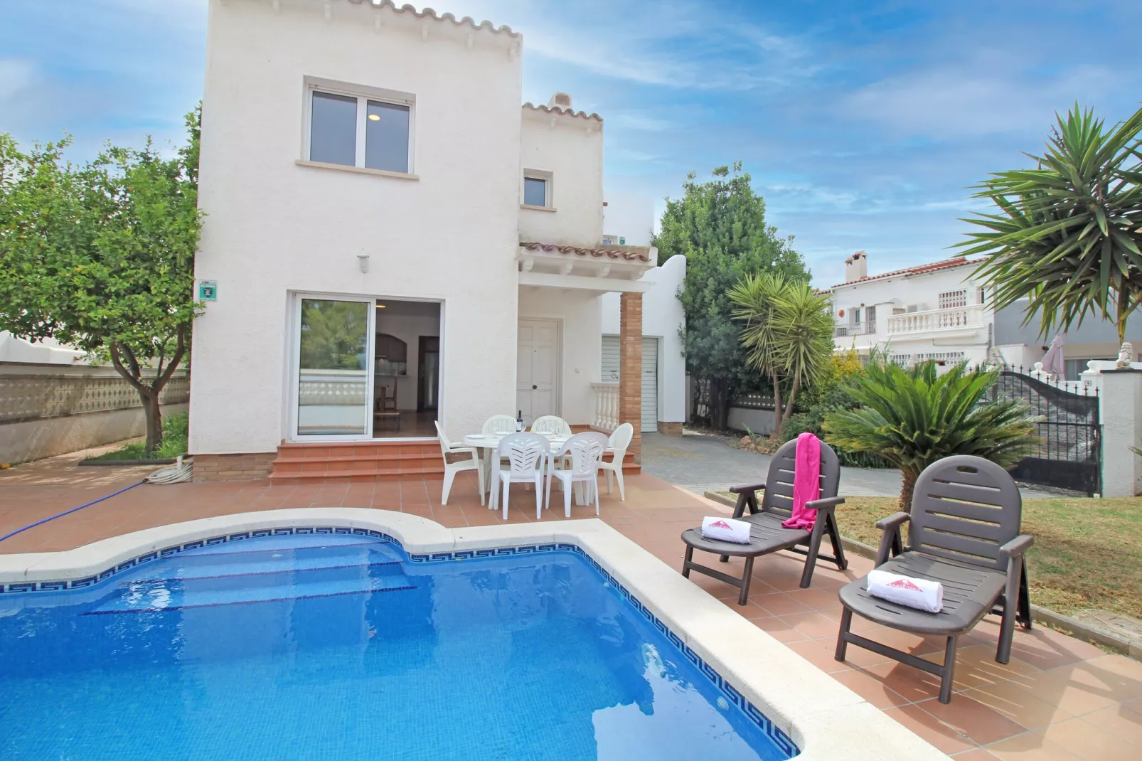 Modern vakantiehuis met privé zwembad in Empuriabrava, Spanje