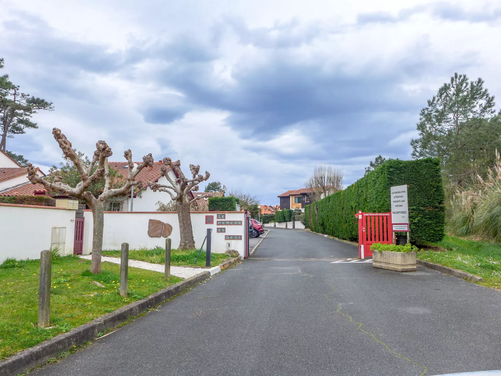 Le Hameau du Golf-Buiten