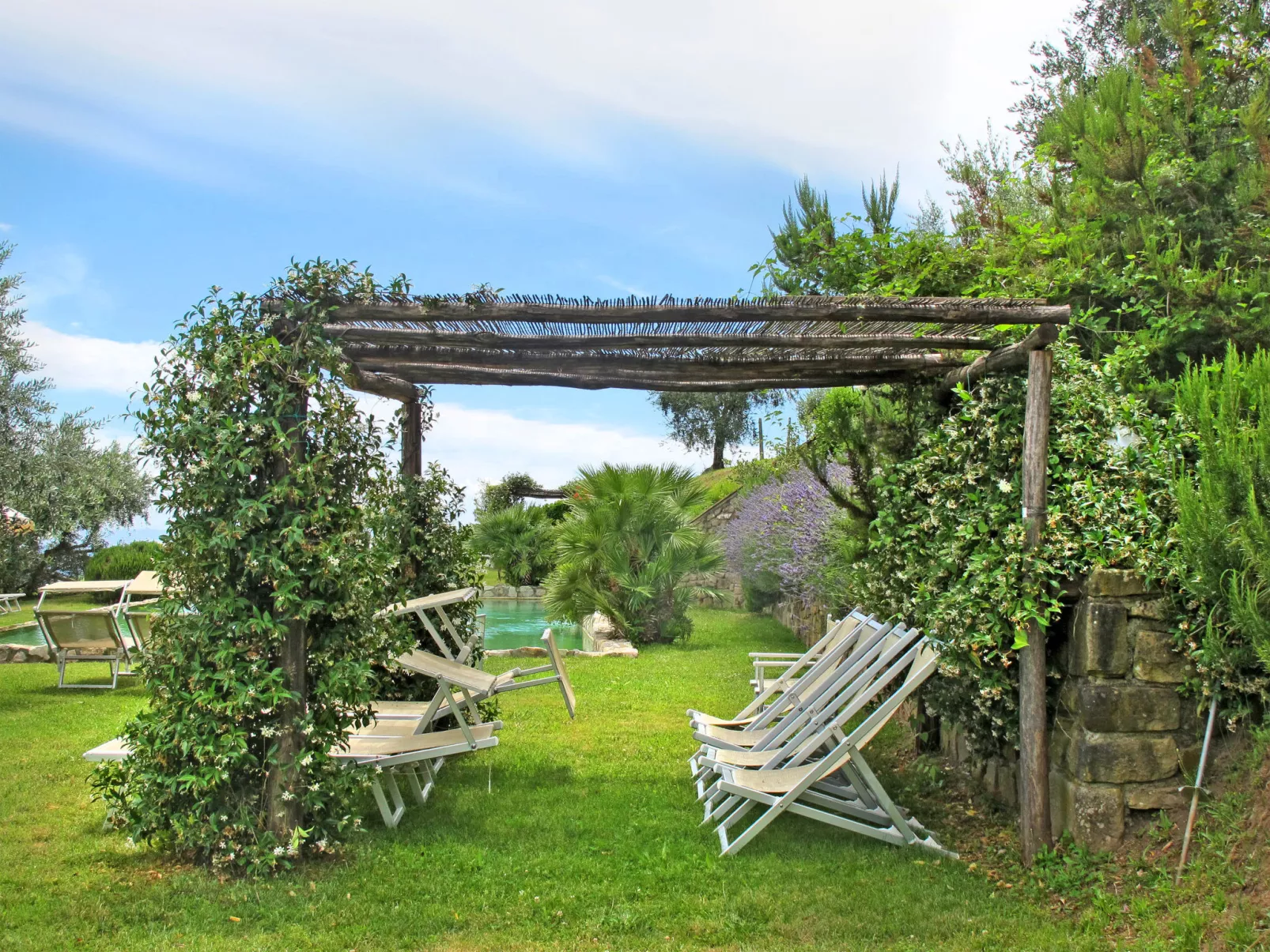 La Cupola: Rosa-Buiten