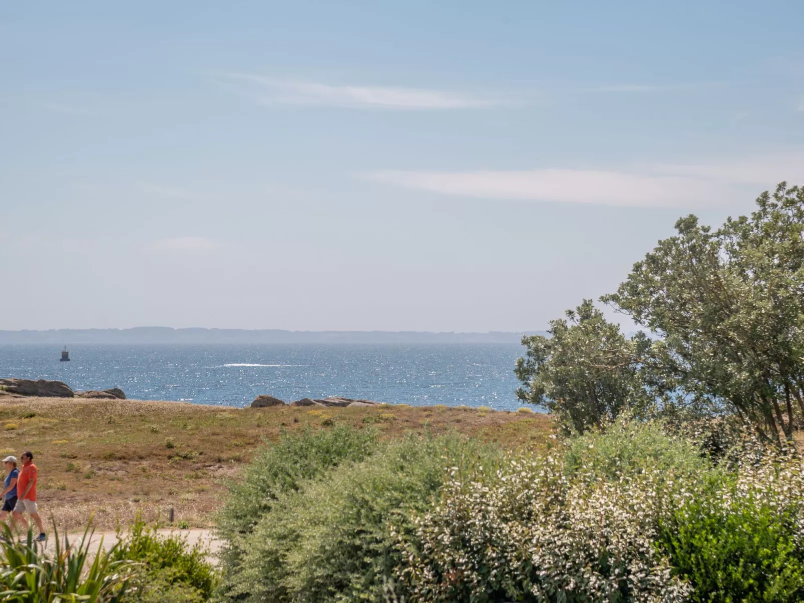 Les Trois Iles-Buiten