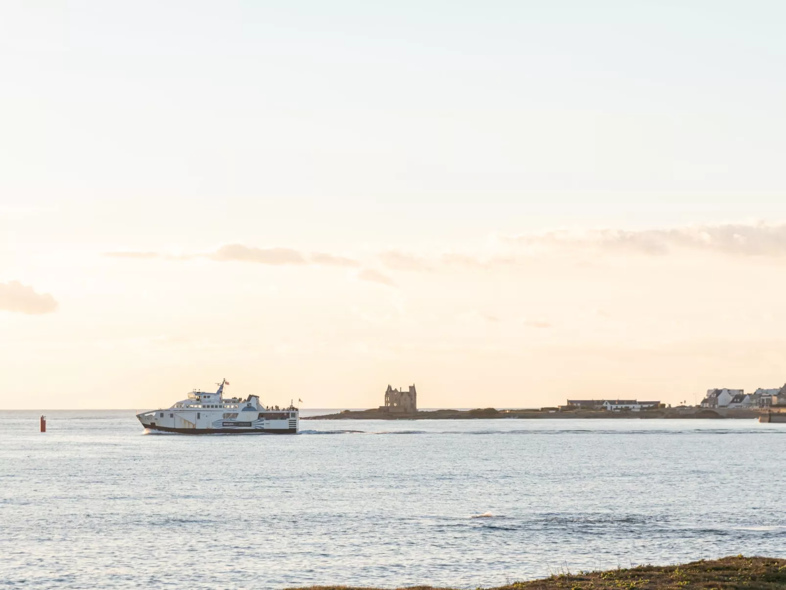 Les Trois Iles-Buiten