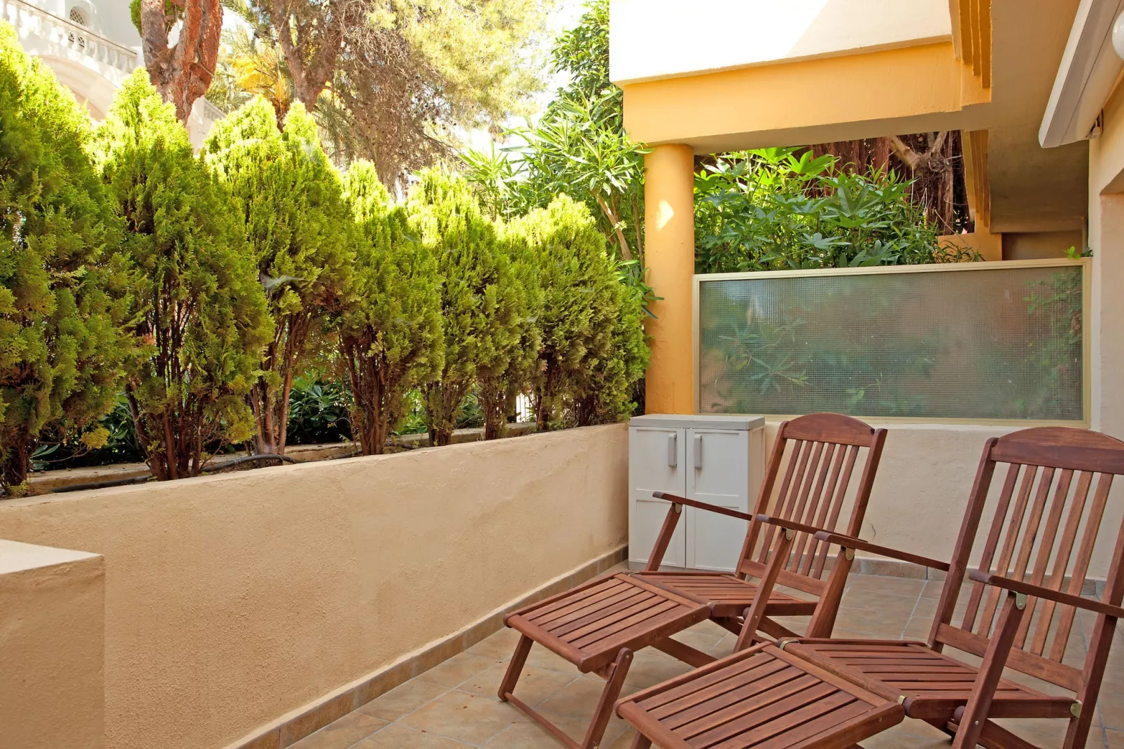 Beachside apartment in Elviria, Romana Playa-Image-tags.