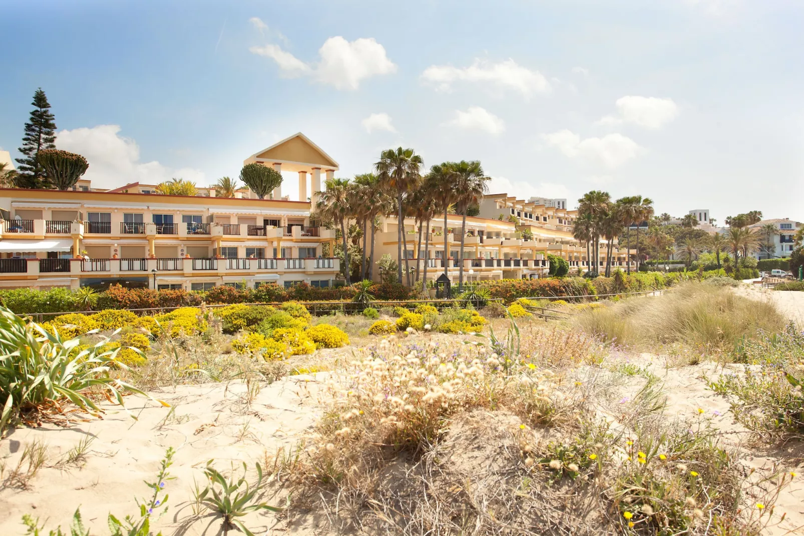 Beachside apartment in Elviria, Romana Playa-Image-tags.