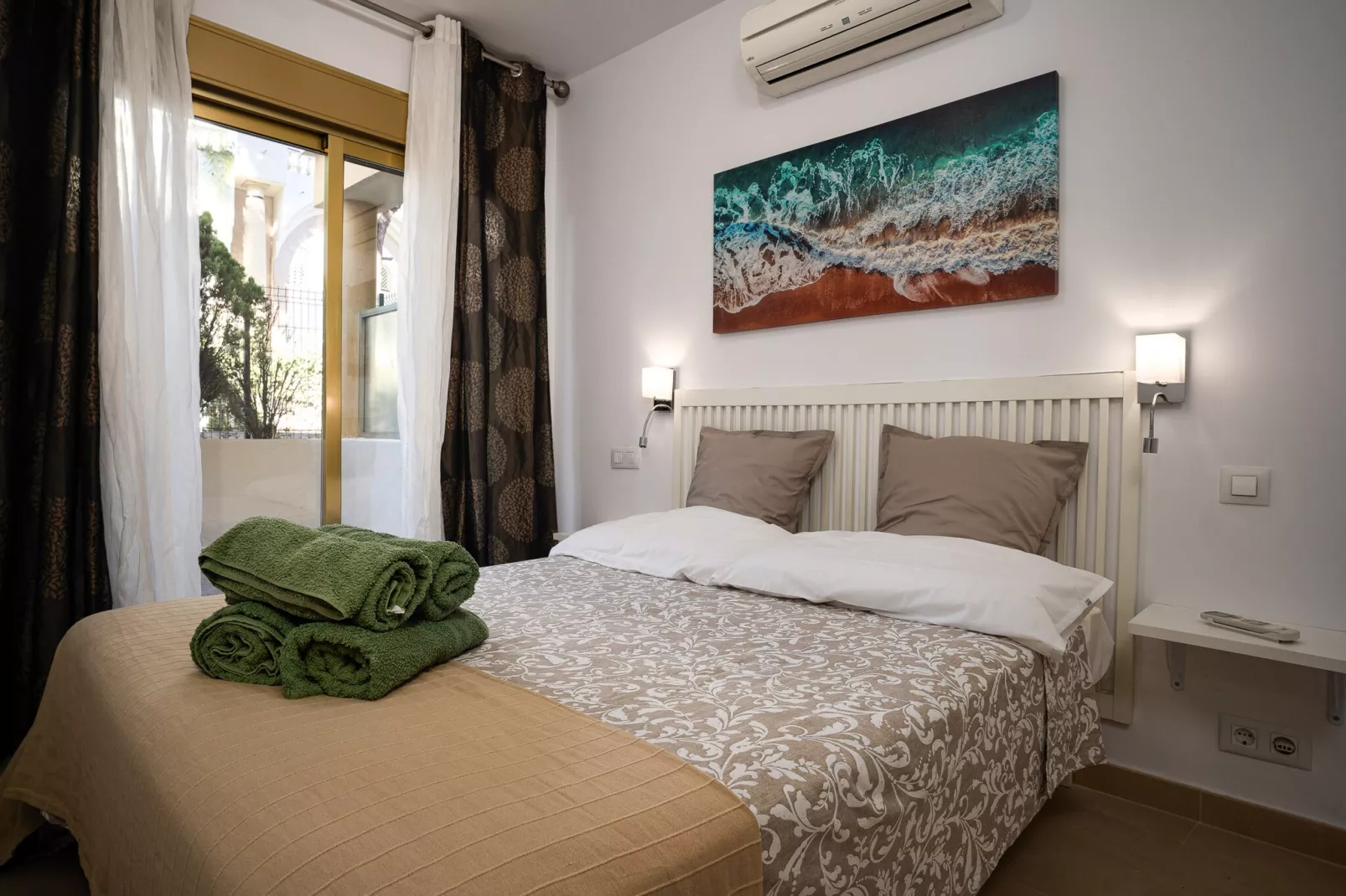 Beachside apartment in Elviria, Romana Playa-Slaapkamer