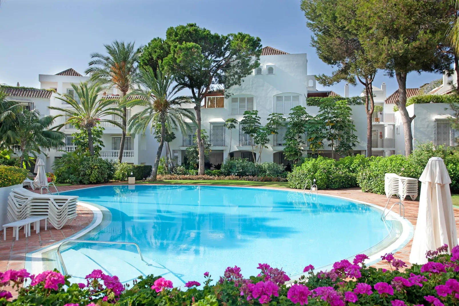 White Pearl beach Elviria H1-Image-tags.