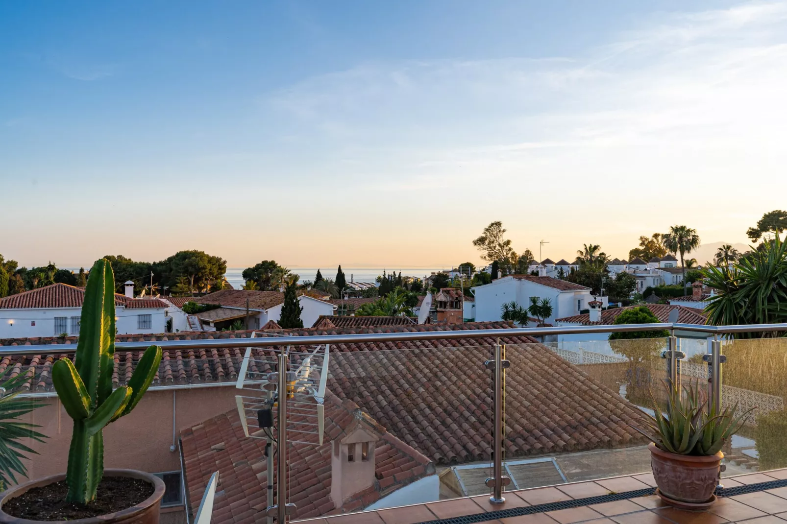 Villa Madrugada, beachside villa in Costabella-Buitenlucht