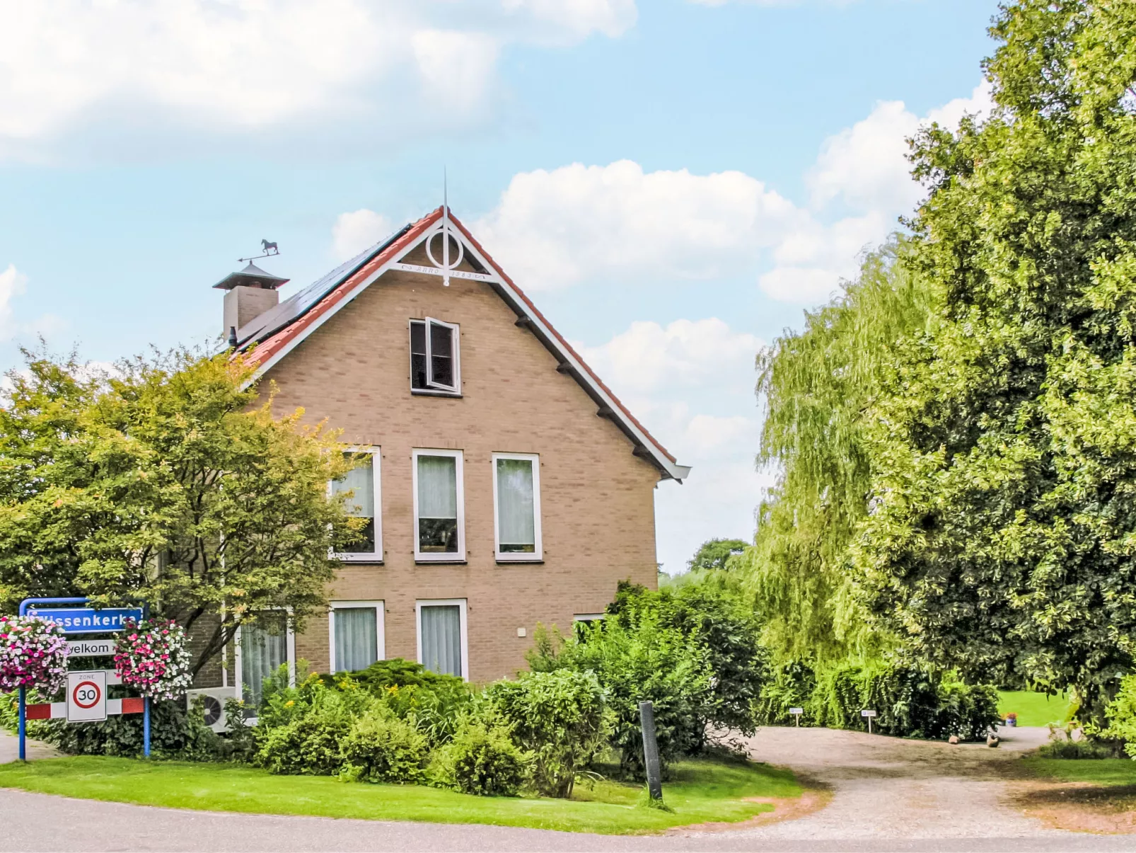 Appartement Planeet-Buiten