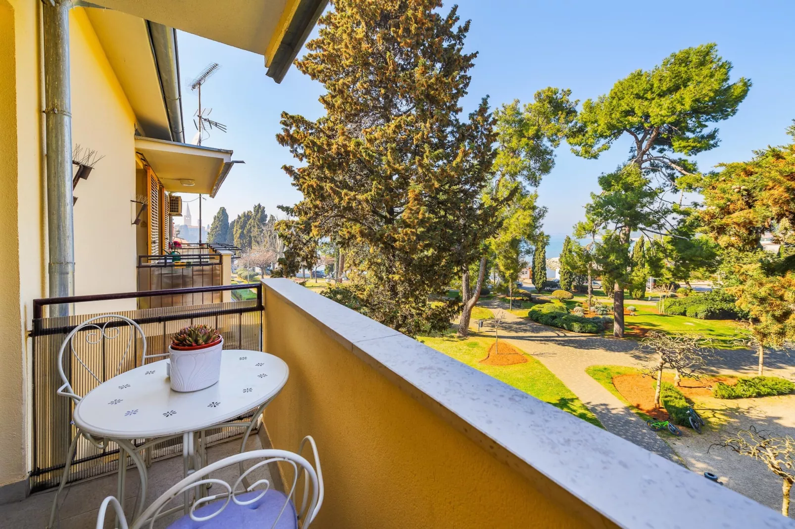 Premium apartment Peschiera Porec-Terrasbalkon