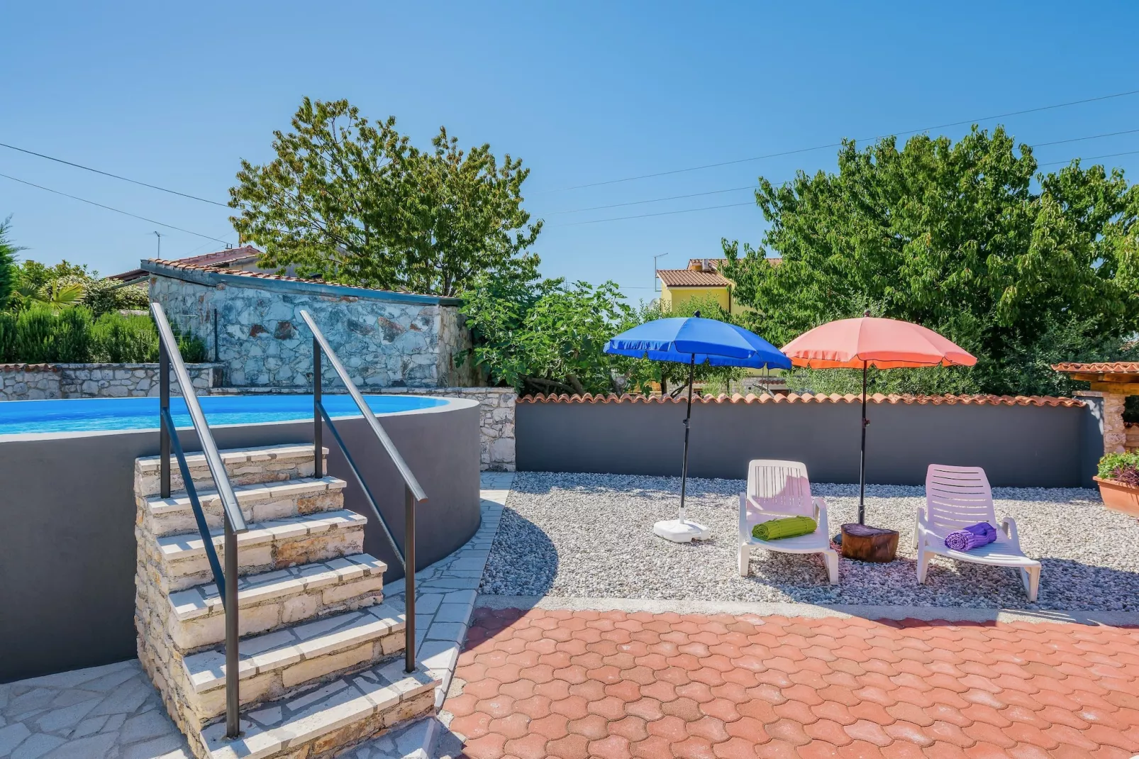 Apartment Milena- Visnjan with pool-Terrasbalkon